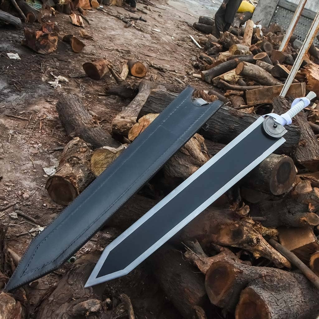 Berserk Guts Dragon Slayer longsword replica featuring an oversized black fantasy blade and rugged handle.