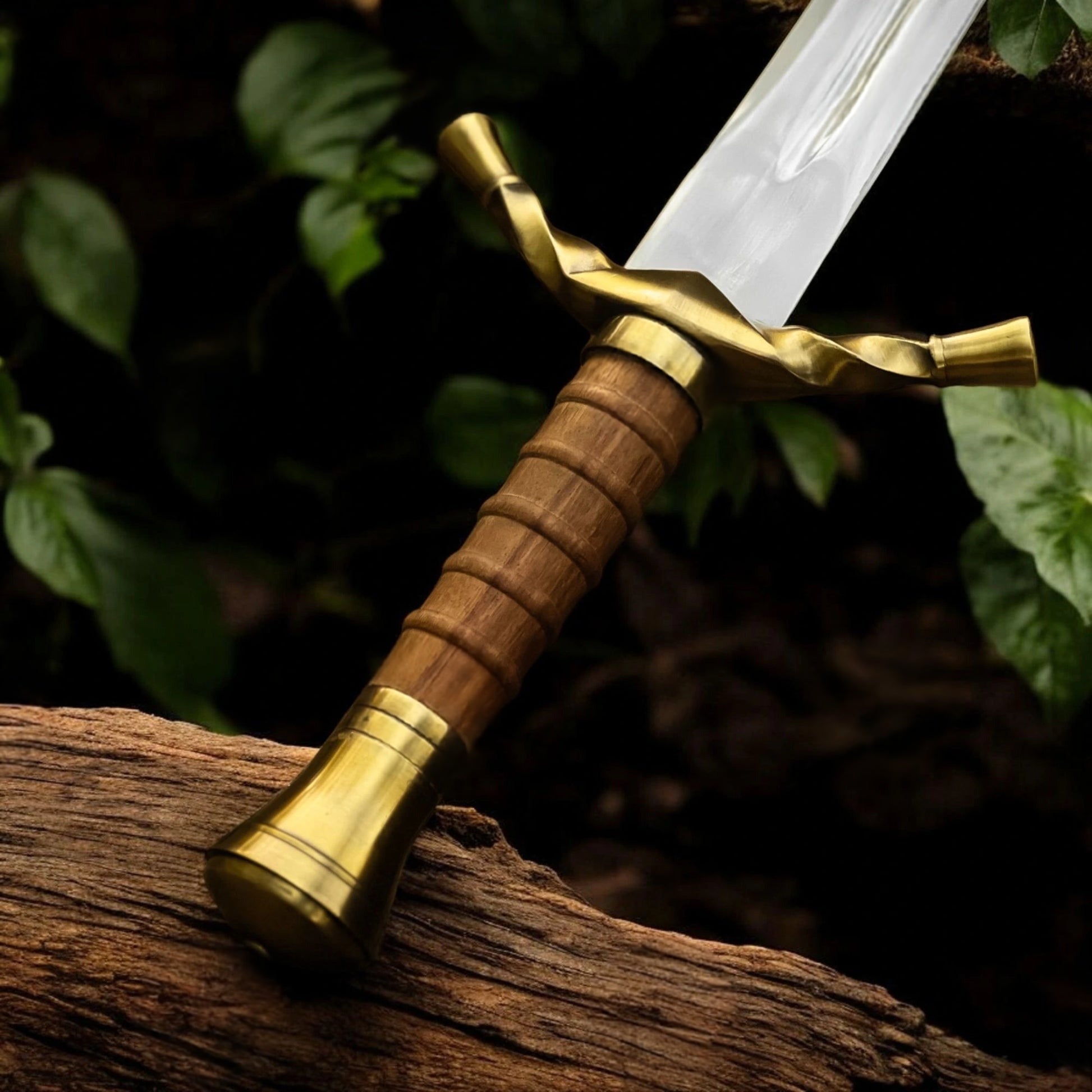 Boromir sword replica from The Lord of the Rings featuring a silver-finished blade with an ornate medieval-style hilt.