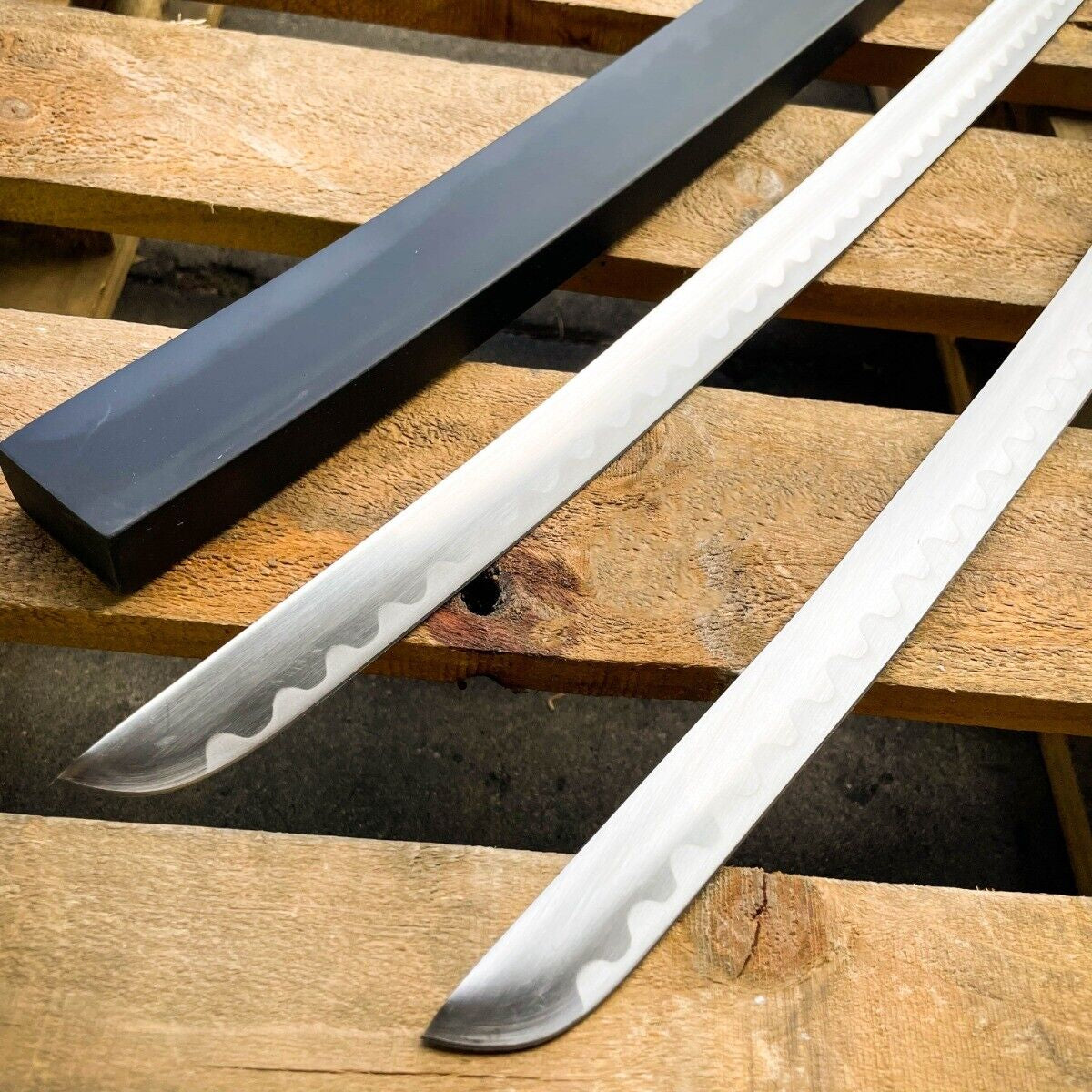 Deadpool Twin Katana Sword Carbon Steel Samurai Swords with Red Tsuba